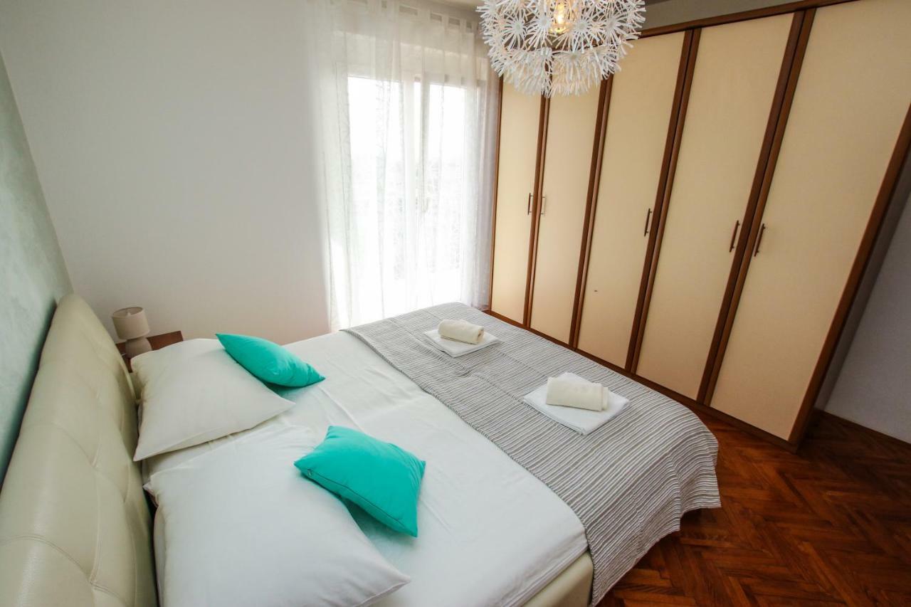 Family Beach Apartments Peroj Luaran gambar